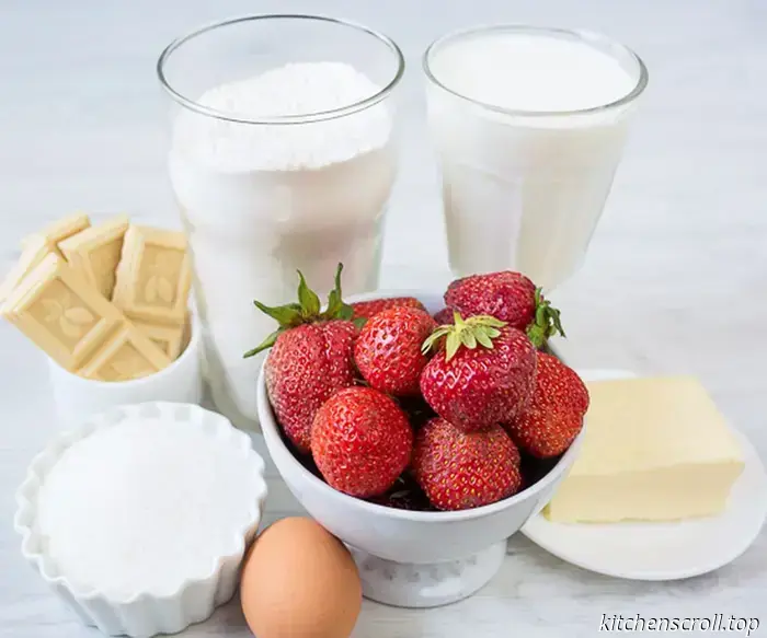 Muffins with strawberries and white chocolate on the Delicious Blog