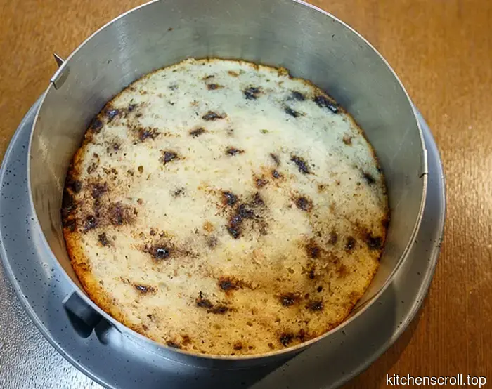 Torta di banana con briciole di cioccolato e crema al cioccolato su Blog Gustoso