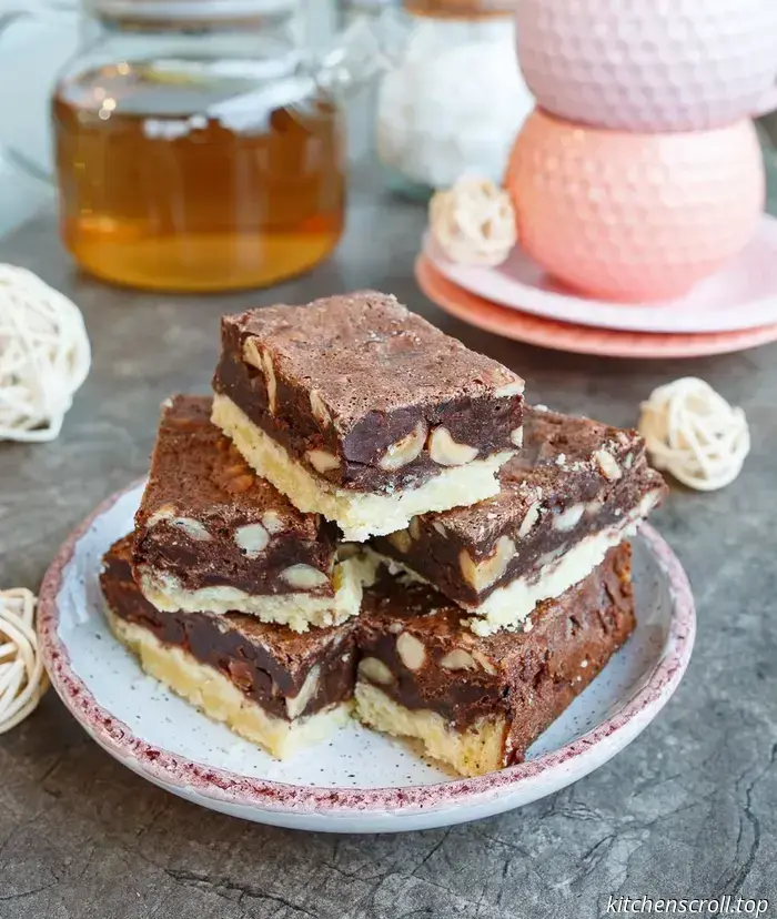 Double-layered chocolate brownies on the Delicious Blog