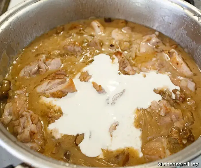 Chicken in cream sauce with white mushrooms on the Tasty Blog