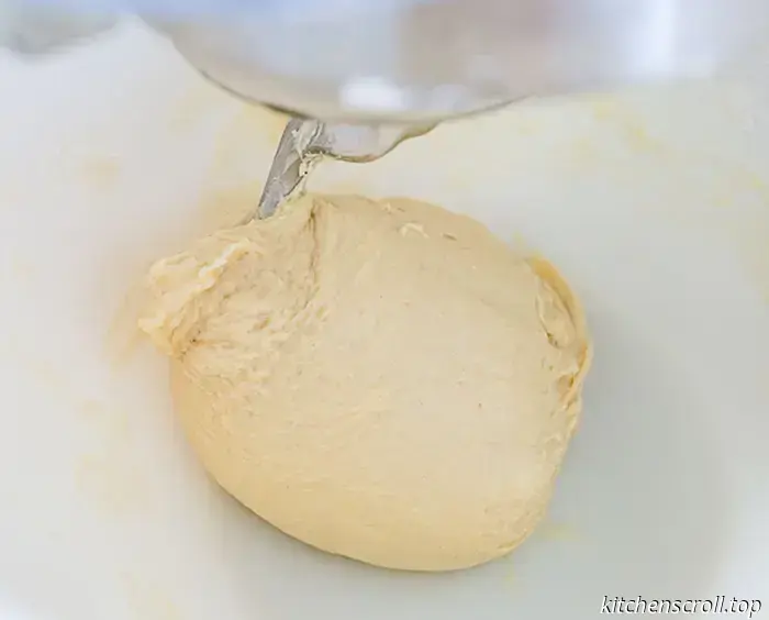 Ein süßes Brötchen mit Schokolade und knusprigem Streusel auf dem leckeren Blog.