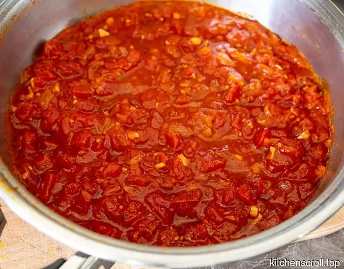 Marinara sauce made from fresh tomatoes on the Tasty Blog