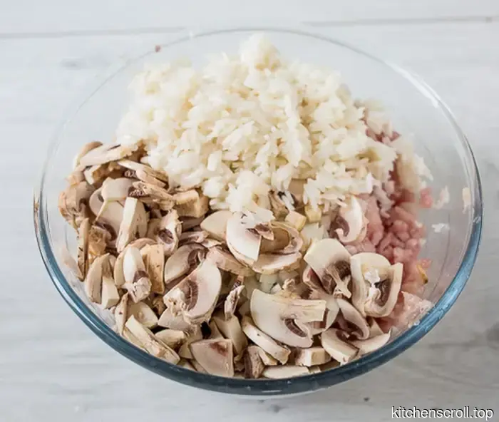 Peperoni ripieni di pollo e funghi sul Blog Gustoso