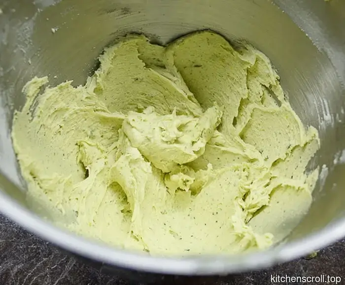 Pistachio Viennese cookies on the Delicious Blog