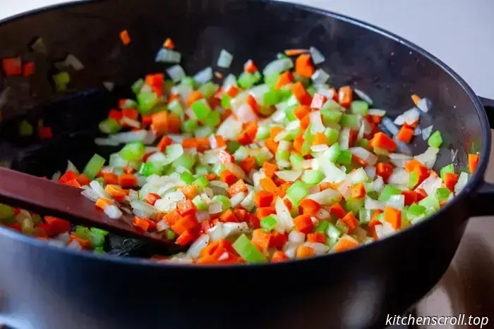sopa de pollo con albóndigas y fideos