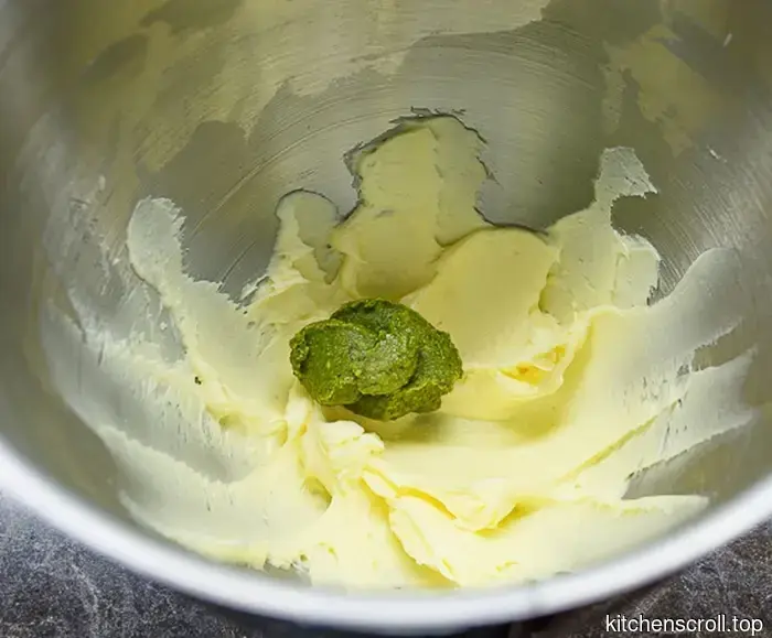 Pistachio Viennese cookies on the Delicious Blog