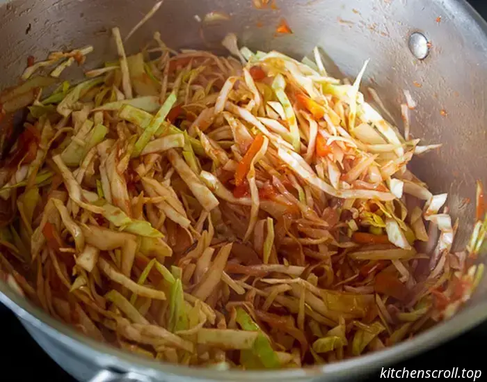 Cabbage hodgepodge with sausages and mushrooms on Tasty Blog