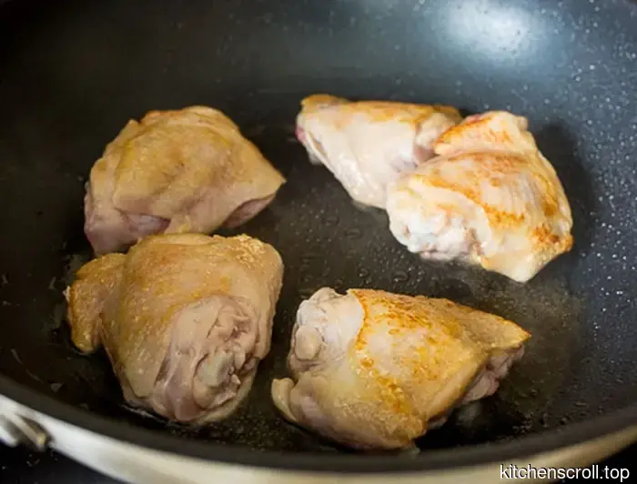 Pollo guisado con tomates y cebolla en el Blog Delicioso
