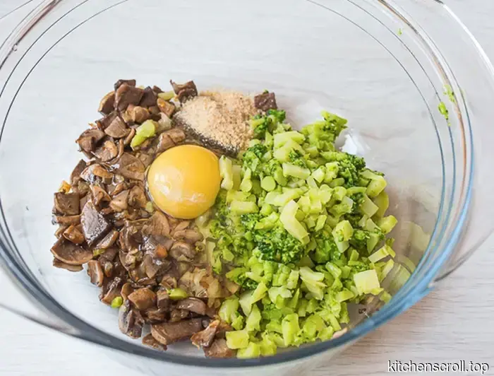 Polpettone di carne con broccoli, funghi e omelette su Blog Gustoso