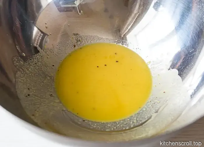 Salat mit Champignons, Avocado und knusprigem Speck auf dem Leckeren Blog