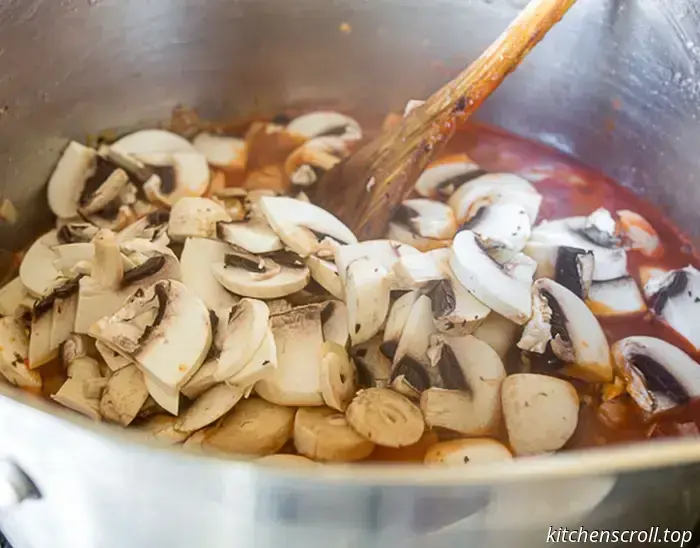 Tomato soup with minced meat and mushrooms on the Delicious Blog