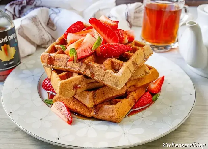 Dulces magros. Una selección de pasteles y postres sin huevos y productos lácteos