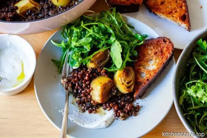 geschmorte Lauch und Linsen mit Rucola und Joghurt