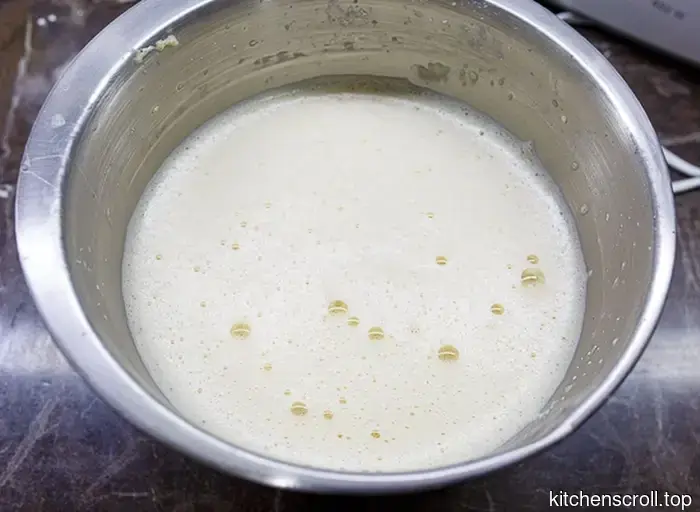 Torta di banana con briciole di cioccolato e crema al cioccolato su Blog Gustoso