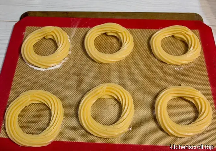 Brandteig-Ringe mit Quarkcreme auf dem Leckeren Blog