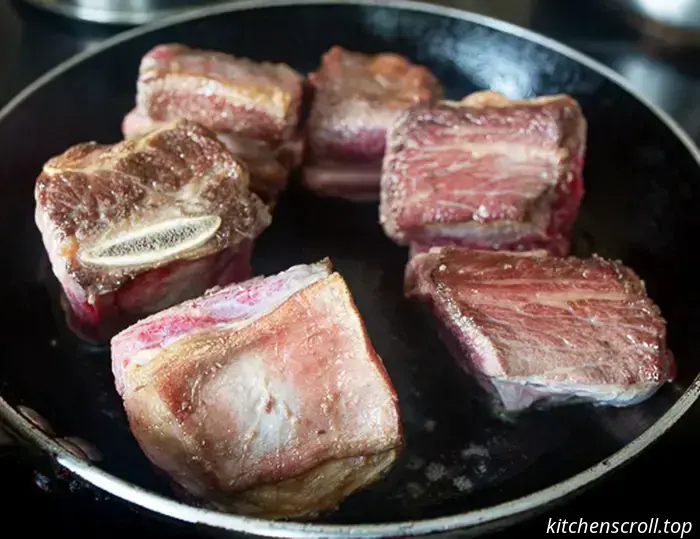 Говяжьи ребра, тушеные в томатном соусе, на Вкусном Блоге