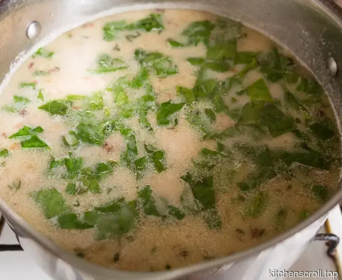 Zuppa cremosa di pollo, bacon e mais sul Blog Gustoso