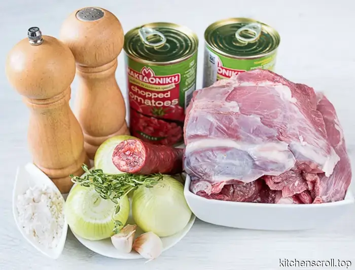 Ragù di manzo al pomodoro con salsicce piccanti su Blog Gustoso