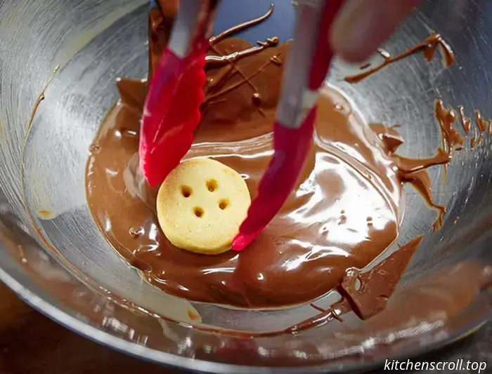 Biscotti "bottoni ricoperti di cioccolato" su un delizioso blog