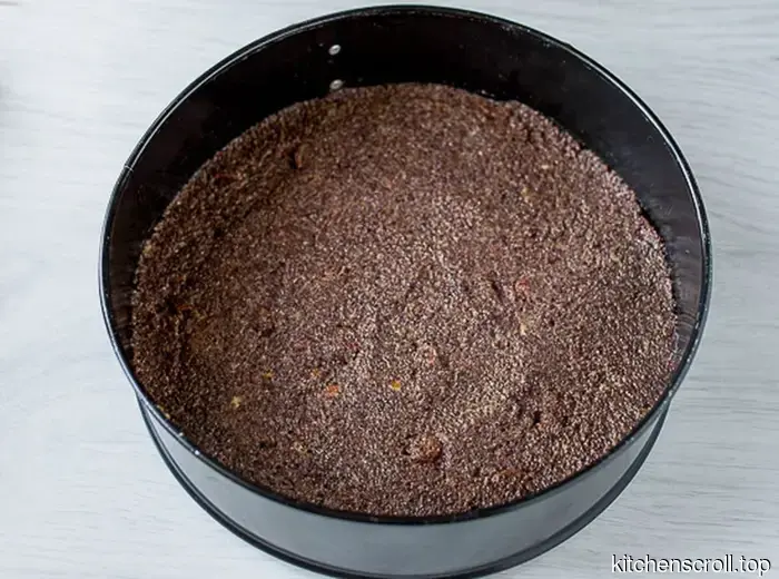 Cheesecake with poppy seed layer on the Delicious Blog