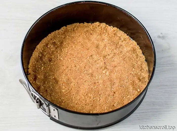 Cheesecake with poppy seed layer on the Delicious Blog