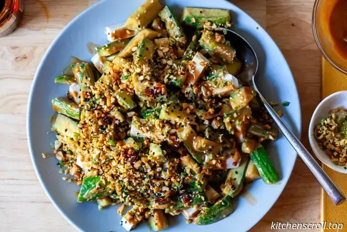 insalata di crunch di cetriolo con tofu
