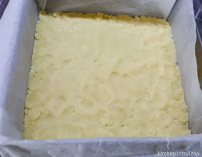 Double-layered chocolate brownies on the Delicious Blog