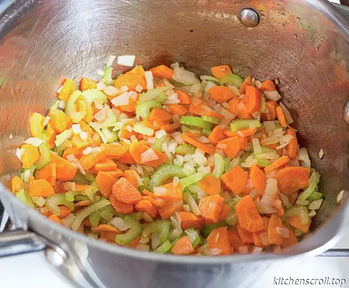 Curry chicken soup with rice on the Delicious Blog