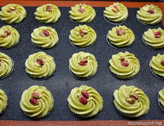 Pistachio Viennese cookies on the Delicious Blog