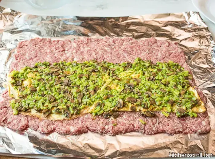 Polpettone di carne con broccoli, funghi e omelette su Blog Gustoso