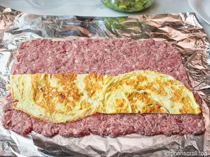 Polpettone di carne con broccoli, funghi e omelette su Blog Gustoso