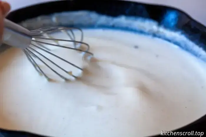 in der Pfanne gebackene Makkaroni und Käse