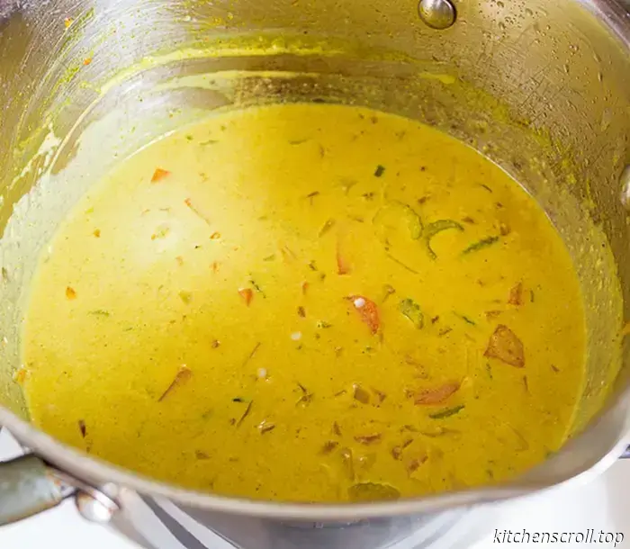 Curry chicken soup with rice on the Delicious Blog