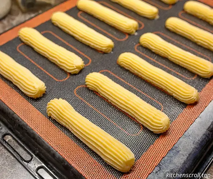  Éclairs con crema di ribes e ganache al cioccolato sul Delicious Blog