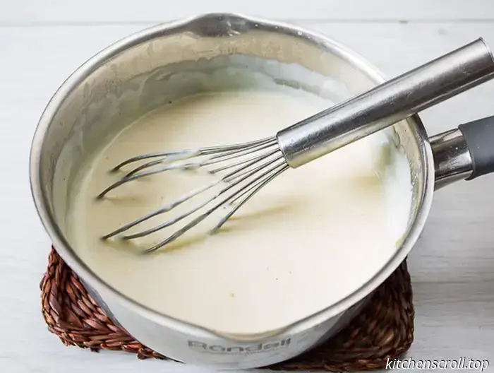 Käsesauce mit Spinat auf dem Geschmackvollen Blog