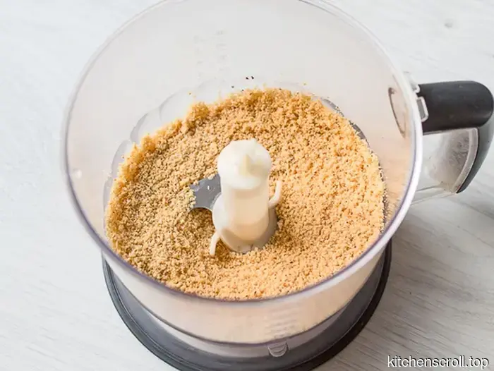 Cheesecake with poppy seed layer on the Delicious Blog