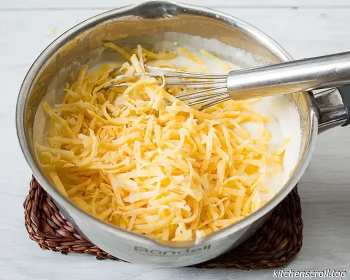 Käsesauce mit Spinat auf dem Geschmackvollen Blog