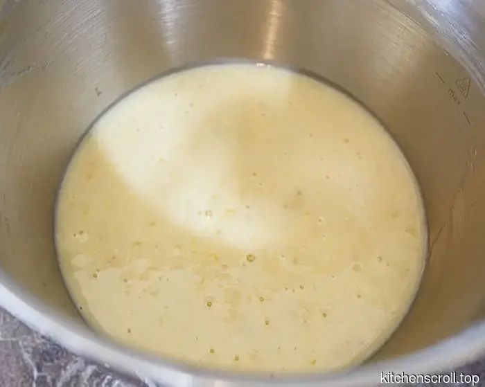 Torta di banana con briciole di cioccolato e crema al cioccolato su Blog Gustoso