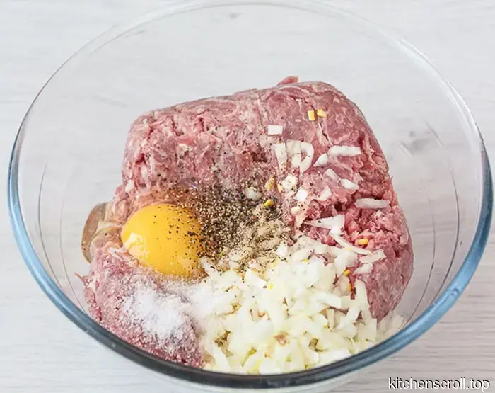 Polpettone di carne con broccoli, funghi e omelette su Blog Gustoso